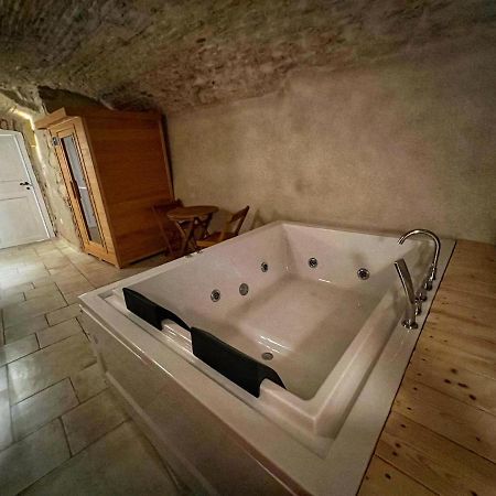 Castello Spa In Cagliari Center Bagian luar foto
